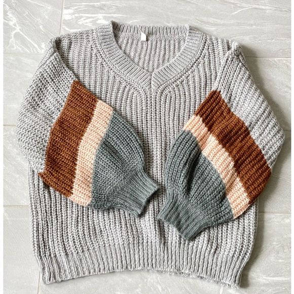 Gray Chunky VNeck Bubble Sleeve Sweater with Striped Sleeves Women's M/L - Picture 1 of 5